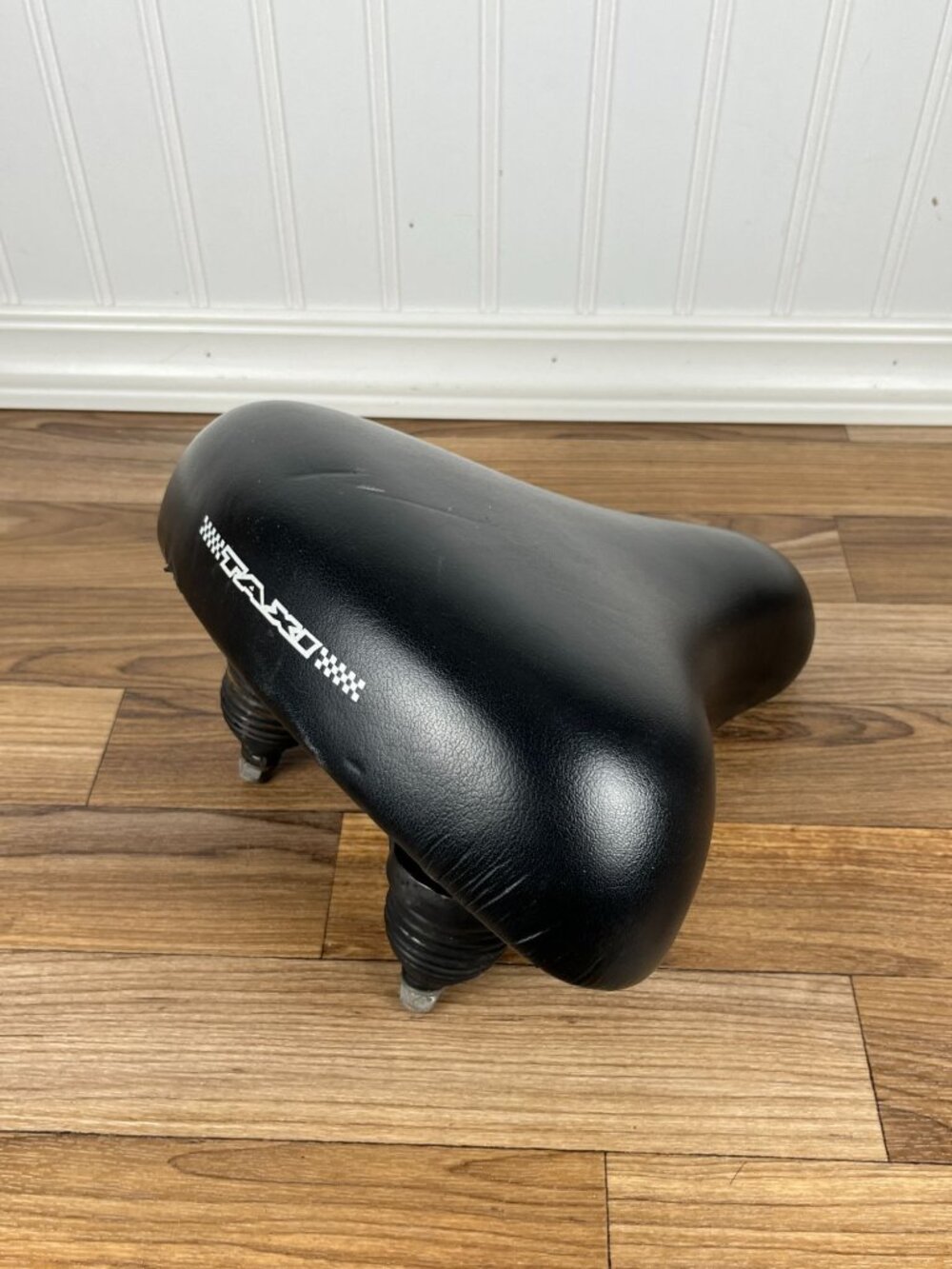 SCHWINN Viscount 2348 Bike Seat Bicycle Wide Black